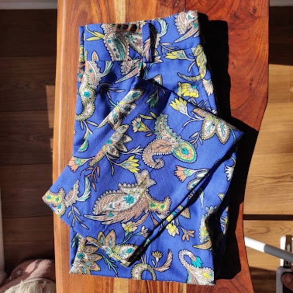 NWOT LOFT Boho Blue Paisley Mid-Rise Slim Fit Vacation Pants sz. 00 - Picture 1 of 8